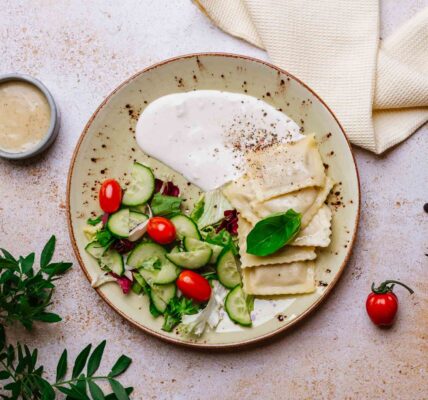 Ravioli z borowikami w sosie śmietanowym