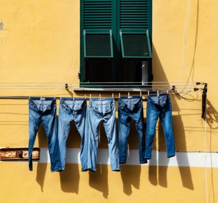 Photo stretching jeans