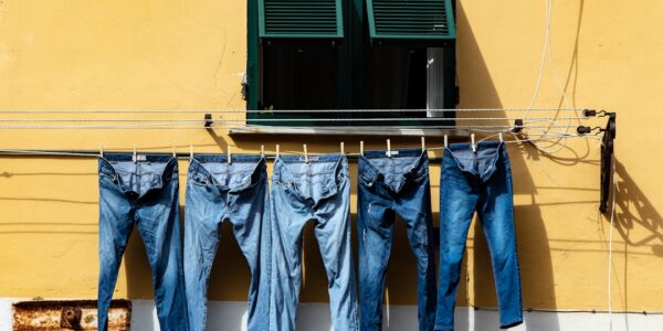 Photo stretching jeans
